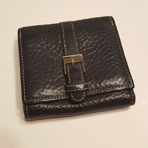 Levenger pebbled leather black leather tri-fold wallet